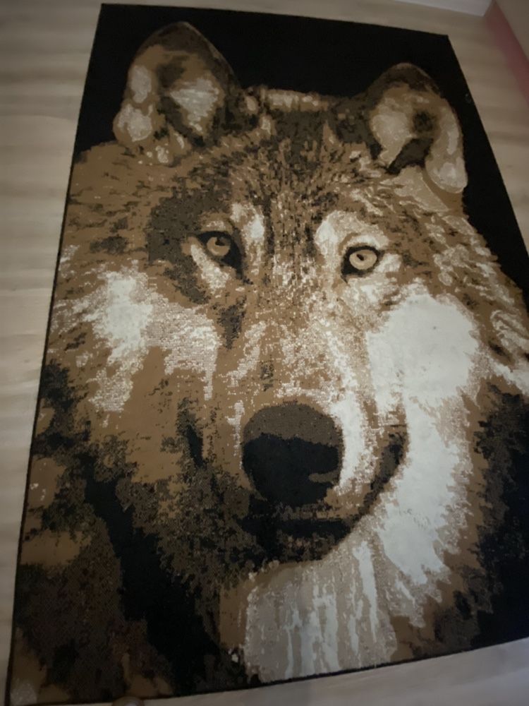 Biurko metalowe Dywan z wilkiem