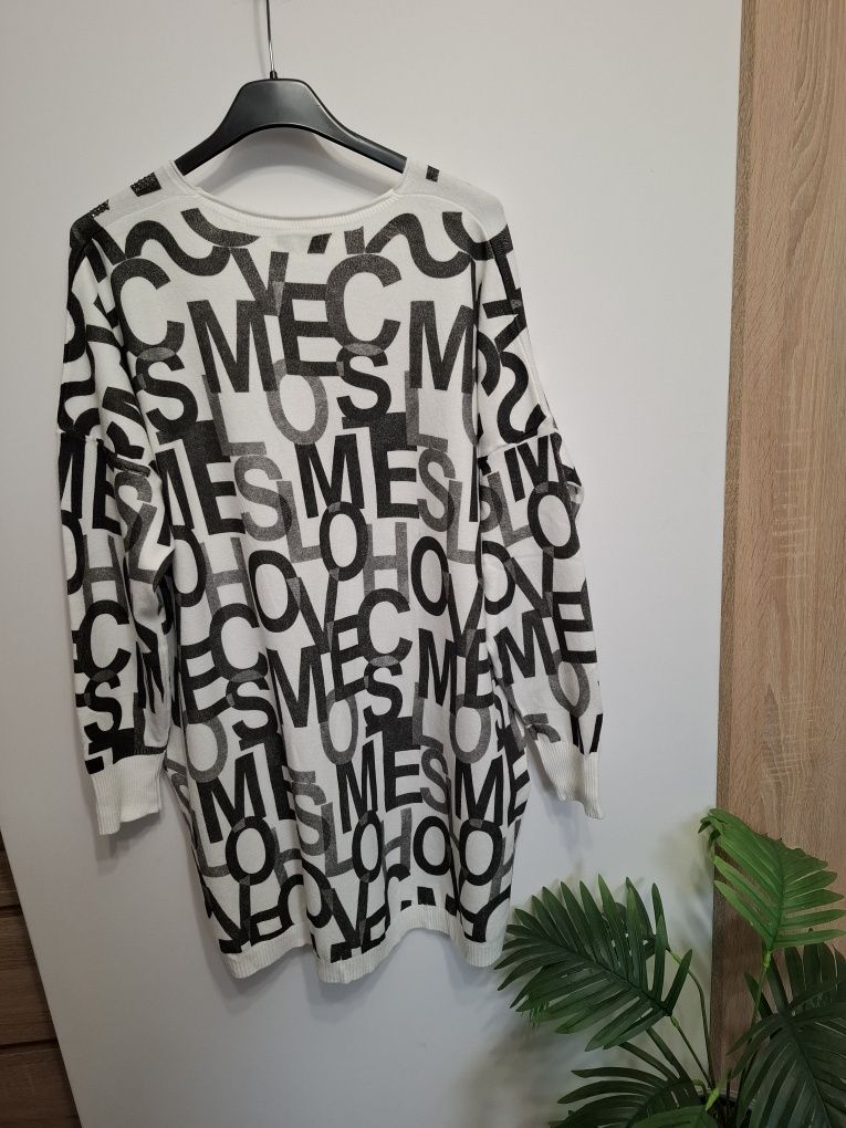 Asymetryczny sweter w litery w serek oversize M/L 38/40