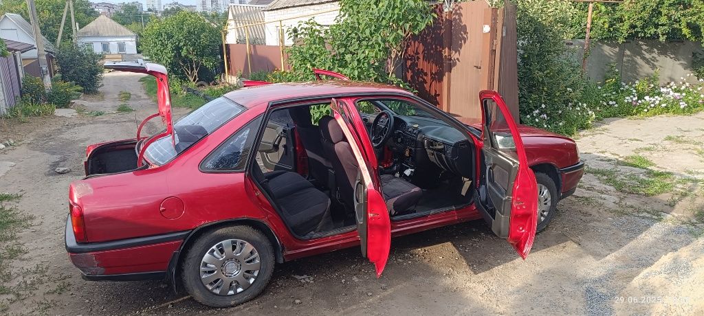 Опель Вектра А 1.6
