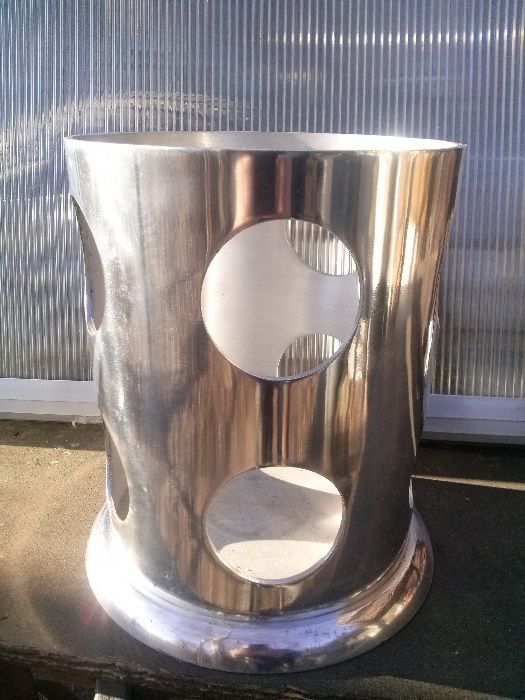 Dizajnerski pojemnik wazon osłona aluminiowy