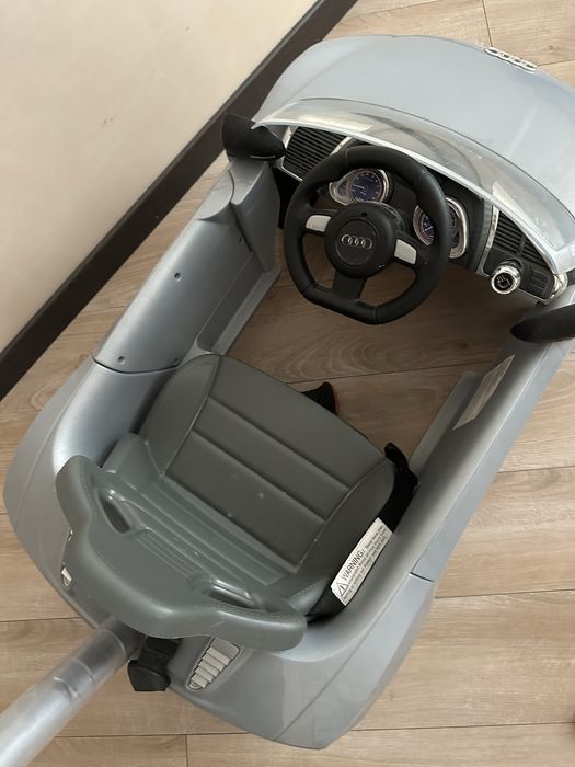 Машинка каталка Audi, в гарному стані