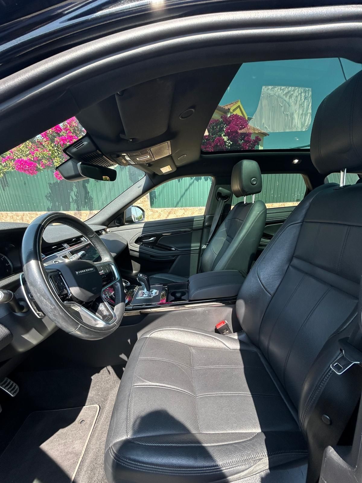 Range Rover Evoque P300e