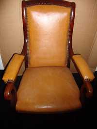 Cadeira antiga de costura