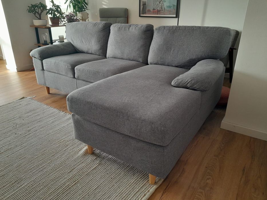 Sofá GEDVED chaise-longue cinzento