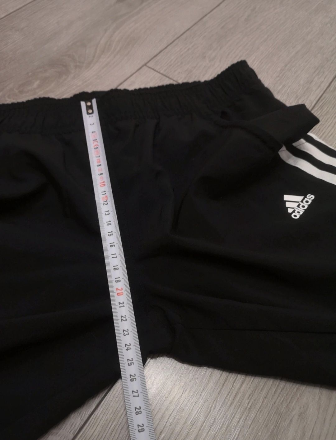 Nowe spodnie dresowe Adidas XS