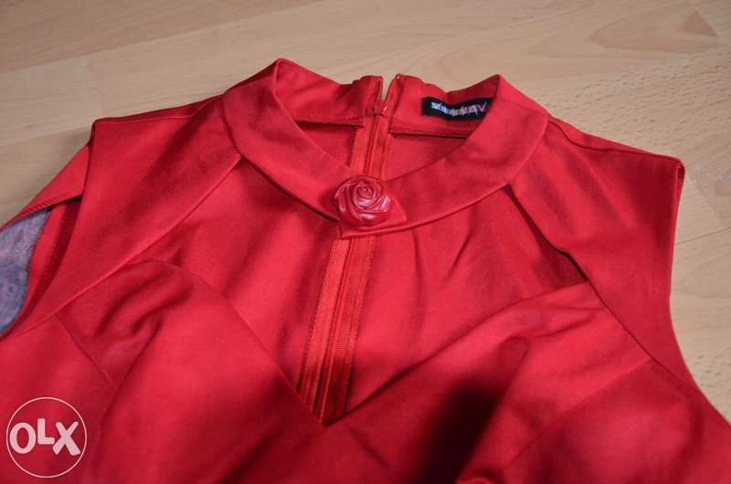 Czerwona sukienka ołówkowa Vissavi r.38