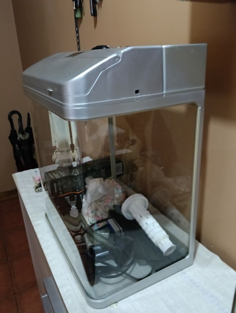 Aquário com equipamentos todos
