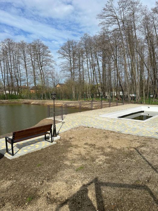 Таунхаус з виходом до озера;Лівий берег, с.Гнідин; на території басейн