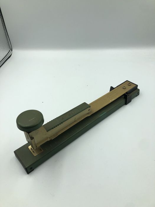 Stary zszywacz skre tri lang