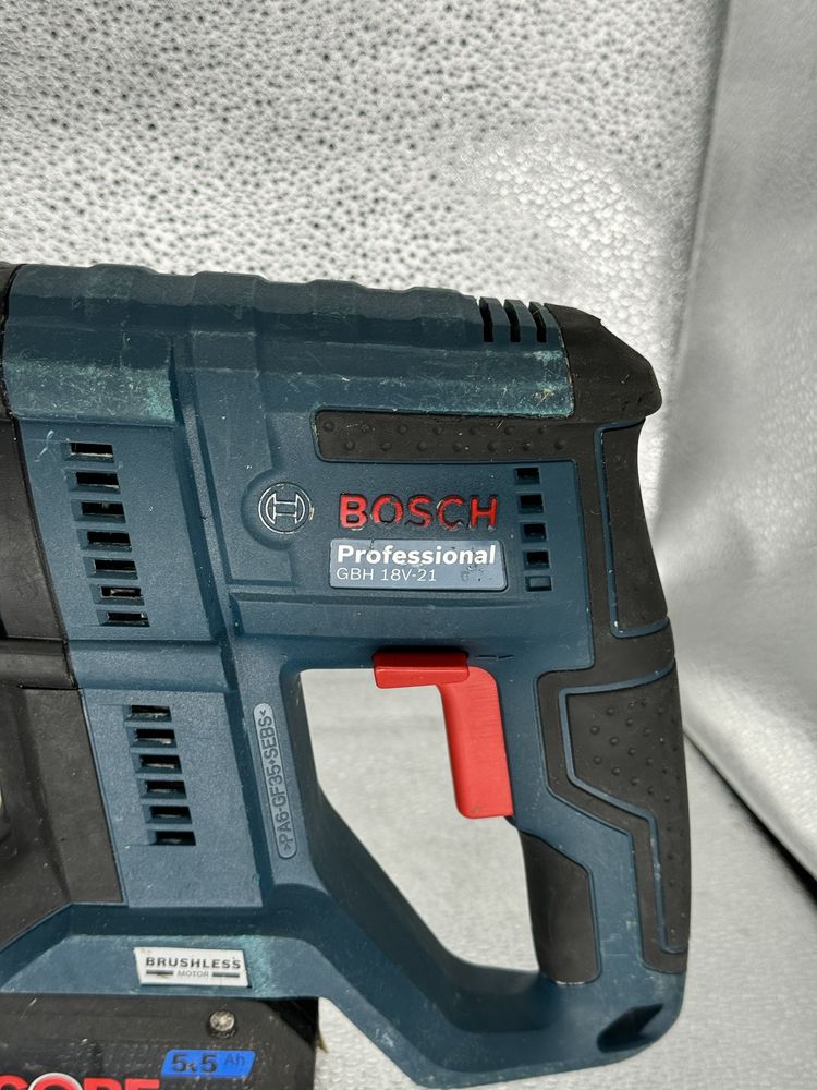 Аккумуляторный перфоратор Bosch GBH 18V-21 Pro Core 5.5 a