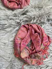 Przepiękny różowy szal chusta we wzory 100% wiskoza
