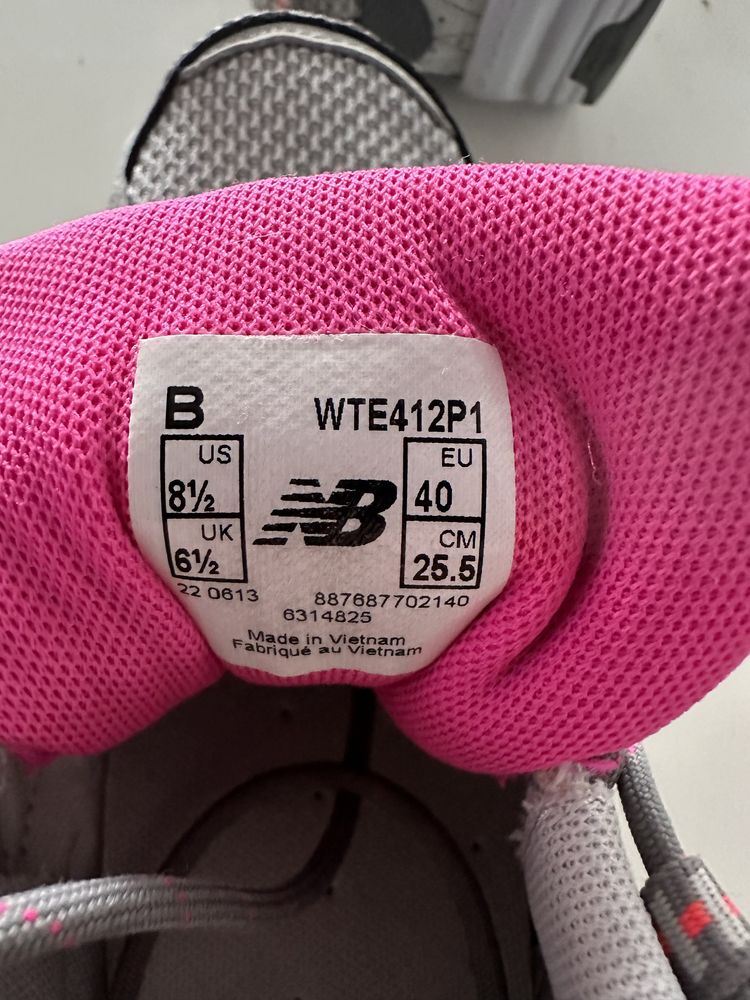 Nowe śliczne buty damskie New Balance  wkładka 25,5 cm