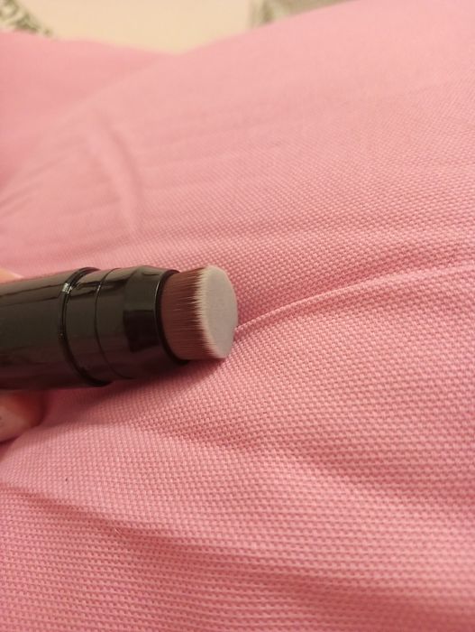 Róż do policzków i pędzel do makijażu  Double ended blush stick &brush