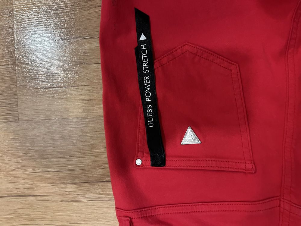 Jeansy czerwone Guess nowe