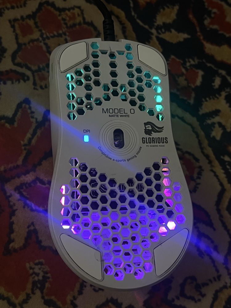 Myszka gamingowa glorius model o led