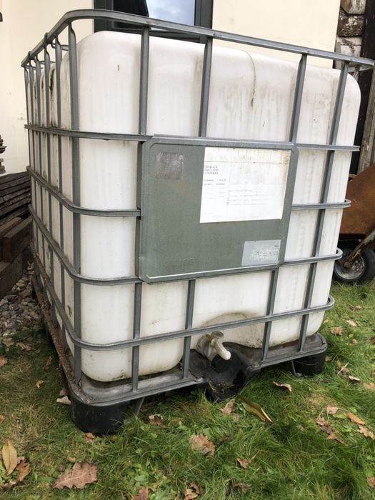 Zbiornik Baniak 1000l ze stelażem MAMOR Mauser