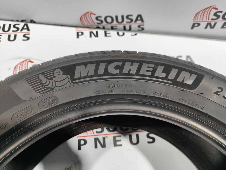 2 pneus semi novos 235-50R18 Michelin - Oferta dos Portes