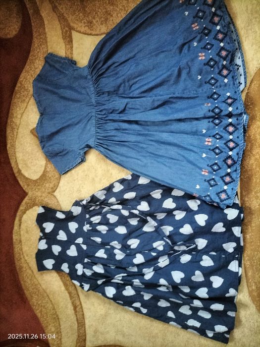 сукня для дівчинки на 5-6 років, лот ціна за дві