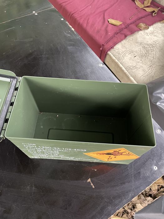 Ящик металевий. Сувенір, ящик для патронів.б/к
