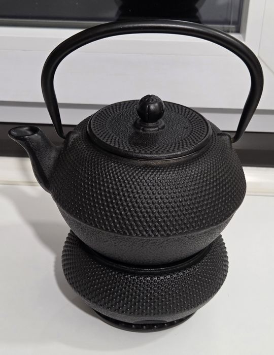 Czajnik żeliwny z podgrzewaczem