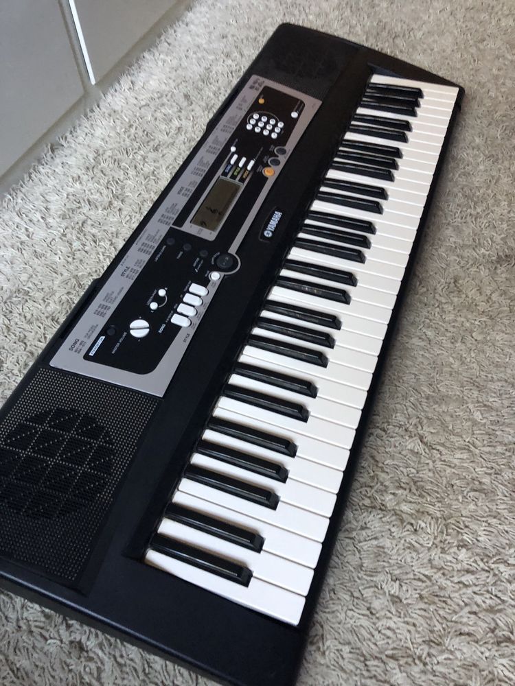 Piano Yamaha Portatone Avariado