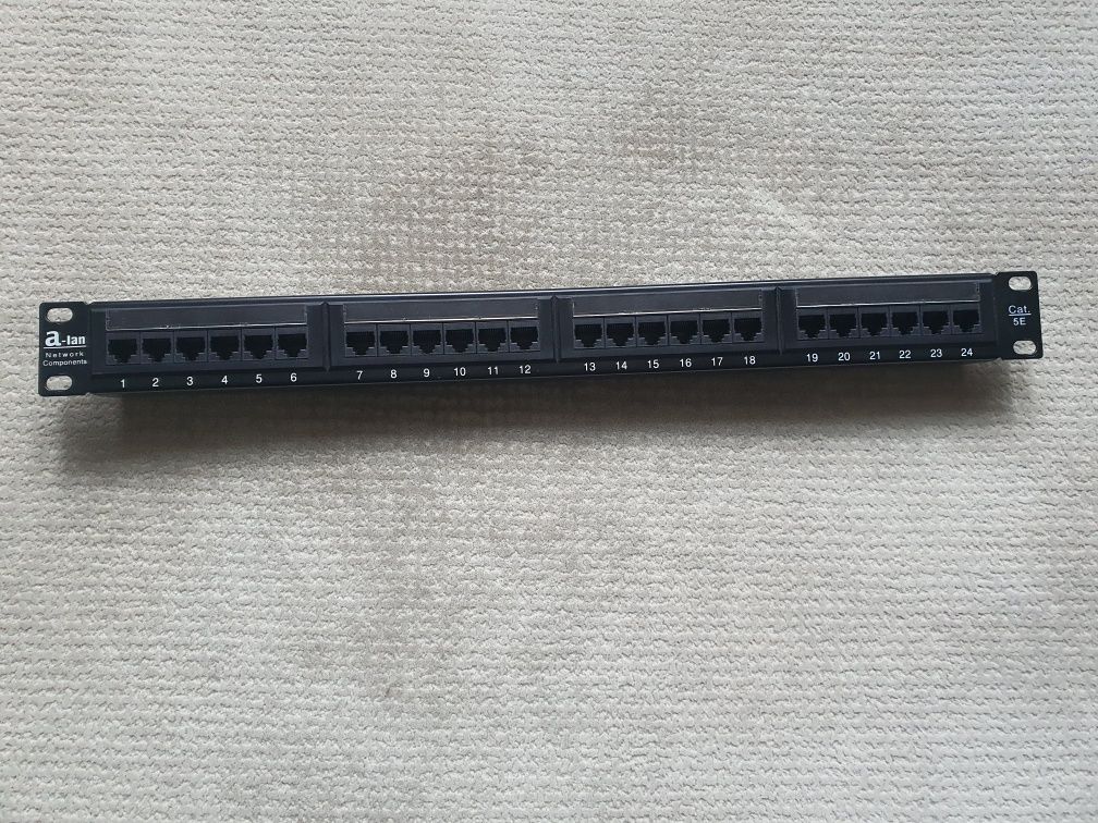 Patchpanel 24 portowy cat. 5e