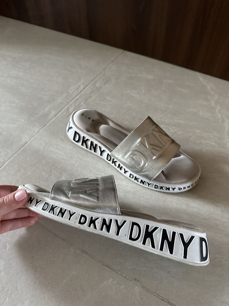 Klapki sandaly DKNY srebrne logo Donna Karan premium limitowane r. 41