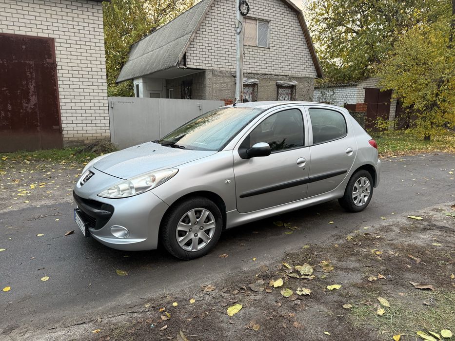 Пежо 206+ 2009 рік