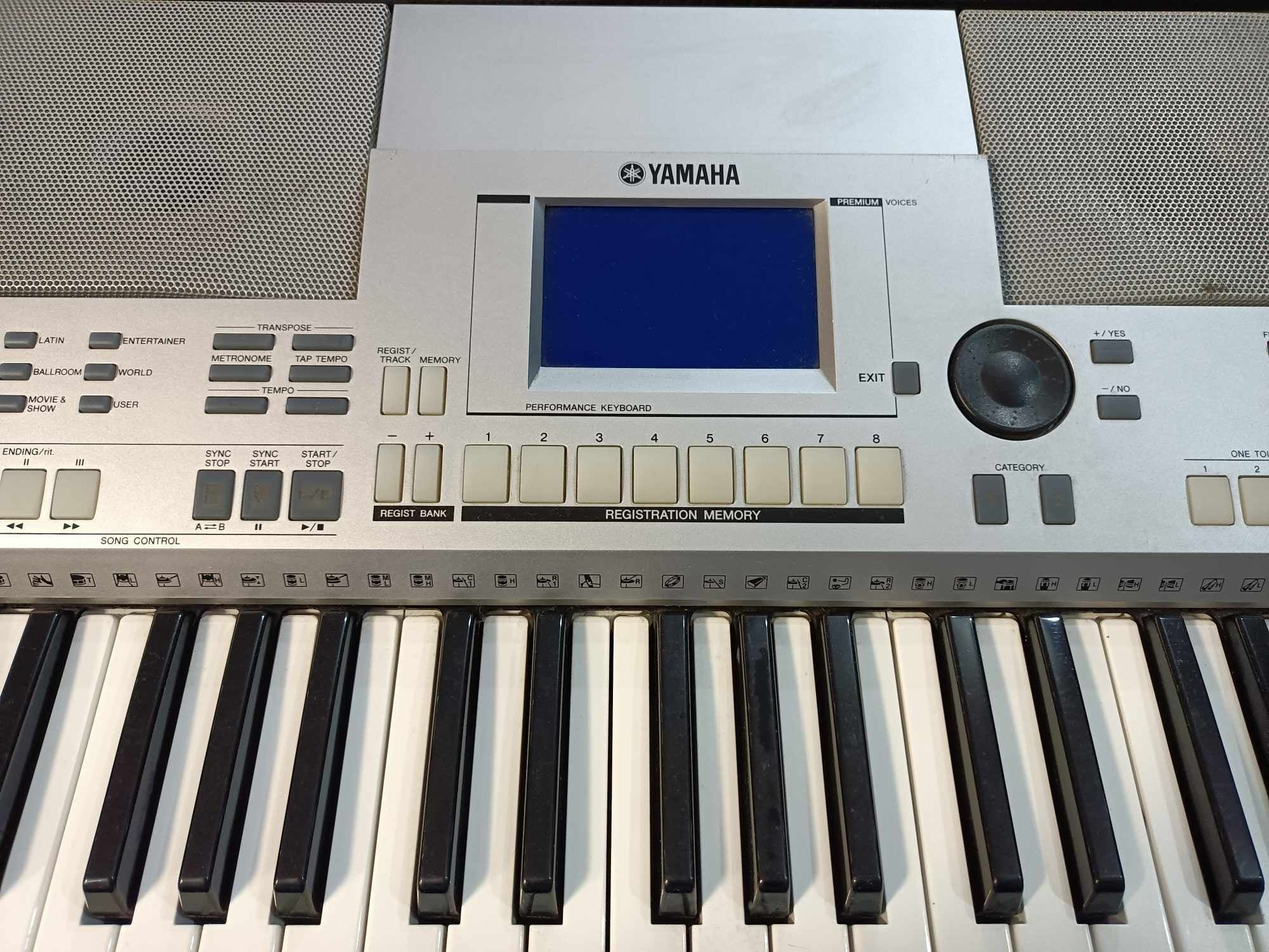 Keyboard YAMAHA PSR-S500