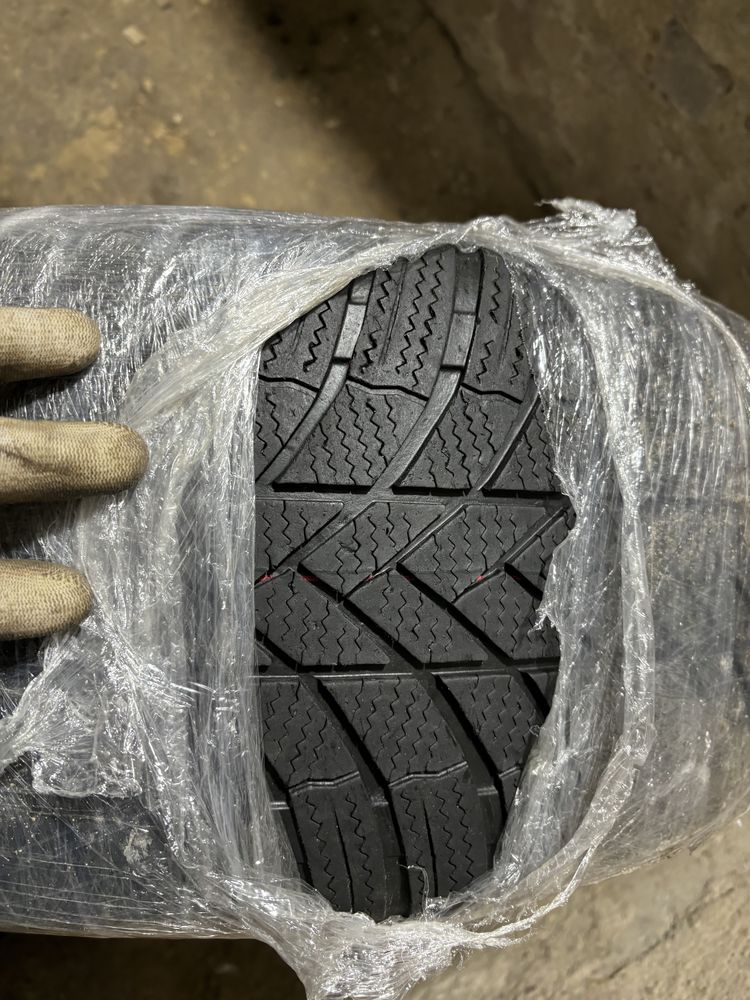 Диски з Шинами,Х5 Е70  R18,стиль  210, шини  зимові Bridgestone