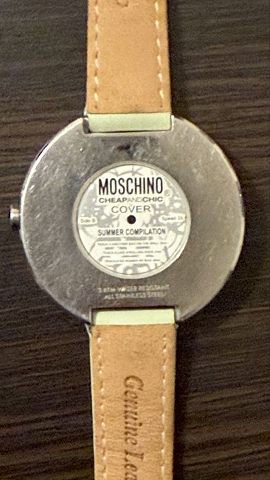 Годинник Moschino