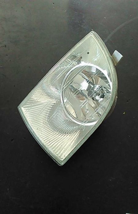 Farol nevoeiro frente esquerdo SKODA Roomster (5J)