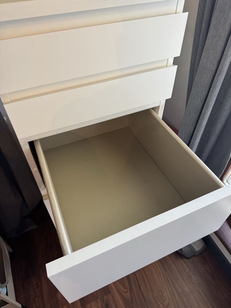 Szafka komoda ikea biala z lustrem
