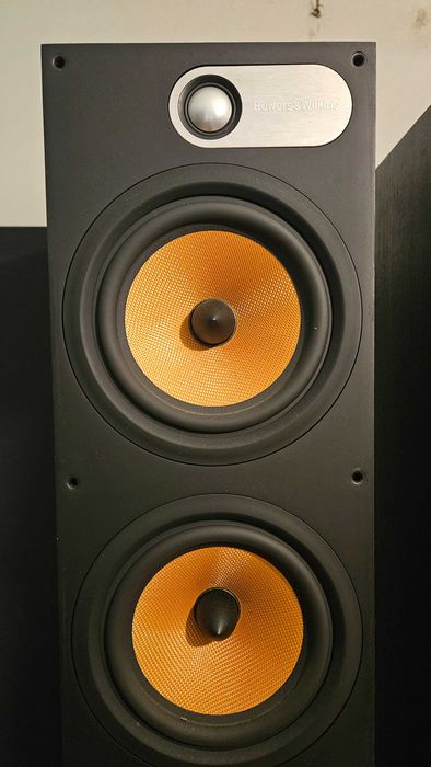 Colunas B&W 684 (par)