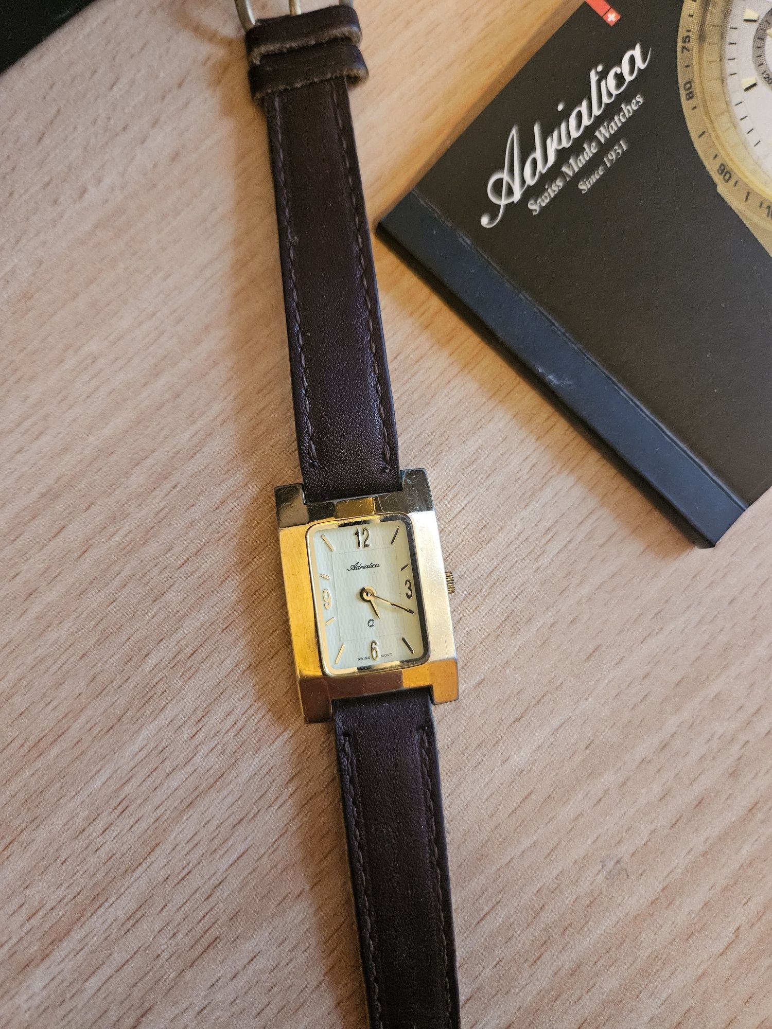 Zegarek damski adriatica złoty quartz pudełko