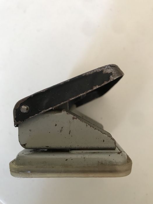 Furador de escritorio Sax made in Austria