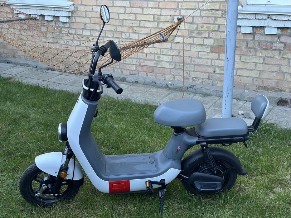 Електроскутер Aima d350