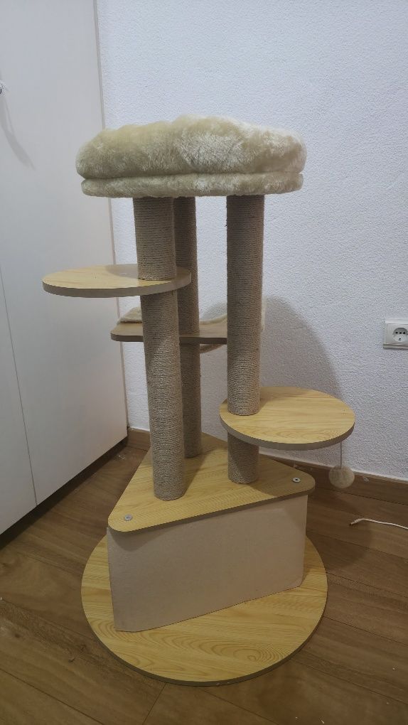 Torre arranhador de gato
