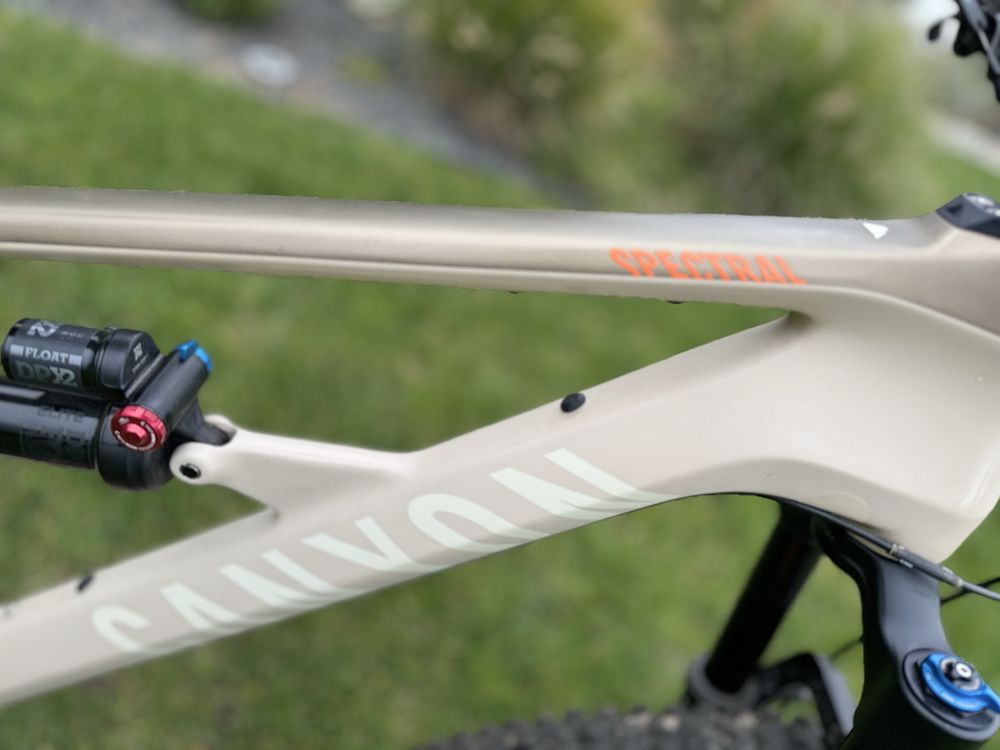 Full carbon 27,5 CANYON Spectral roz.L deore XT Fox enduro