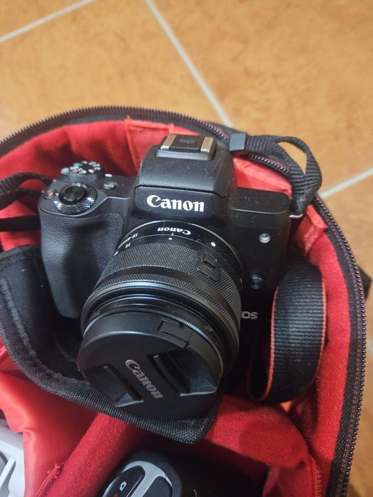 Canon M50 com lente 18-45mm