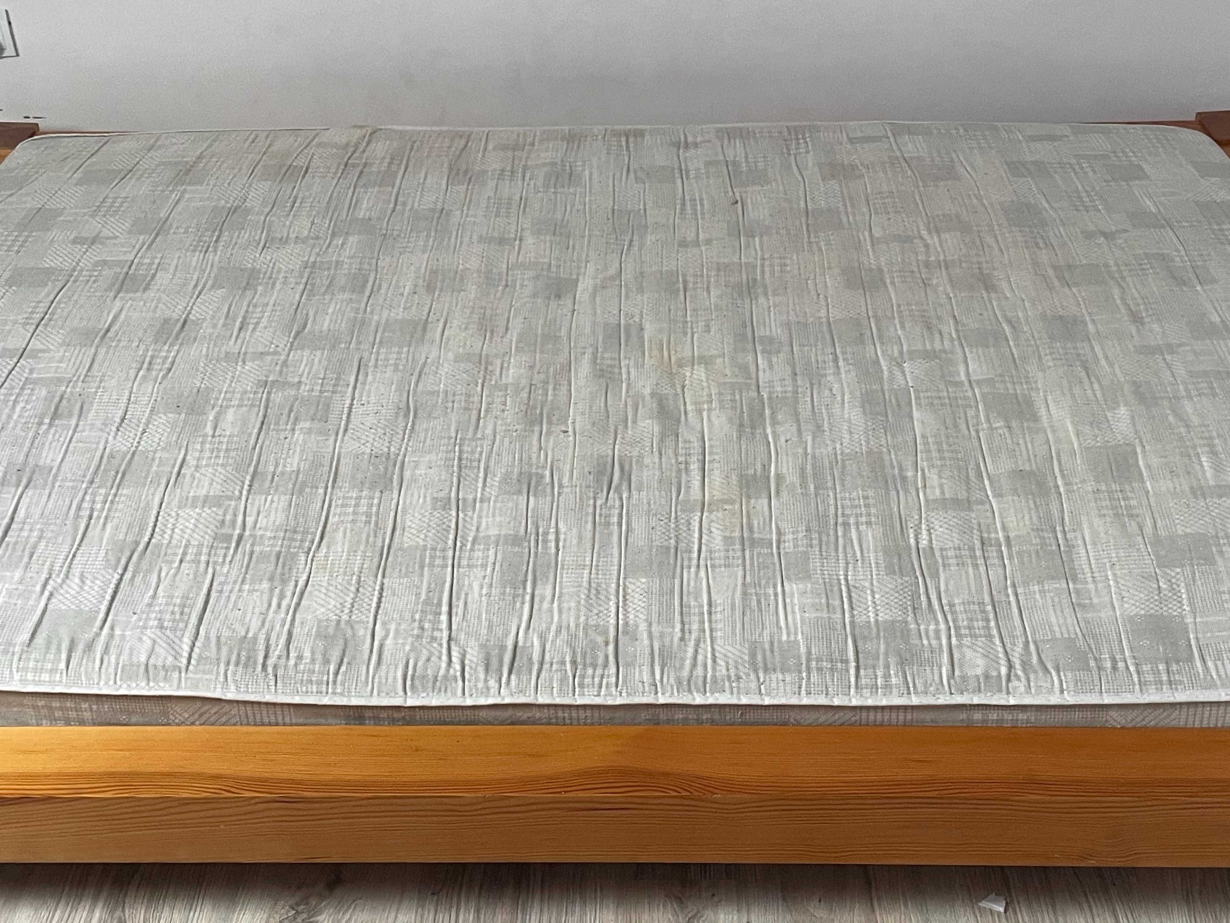 Łóżko drewniane niskie drewniana rama