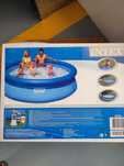 Piscina grande com bomba