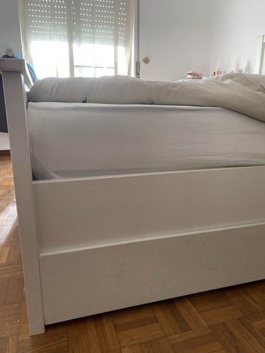 Cama Ikea com gavetoes
