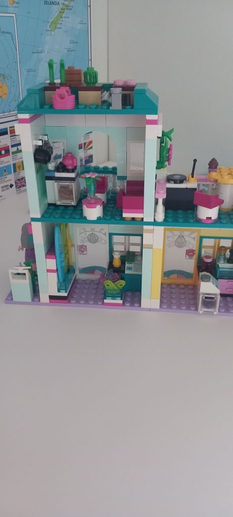 Klocki LEGO Friends Nabrzeże surferów