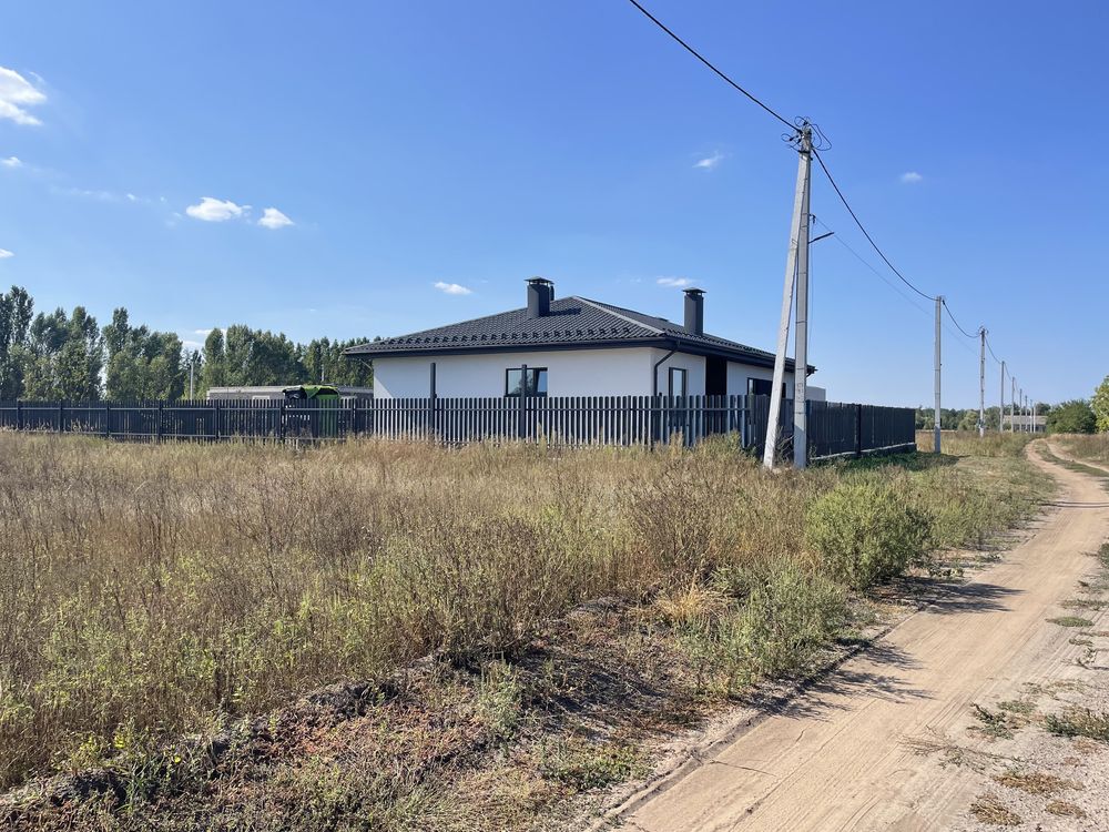 Продам земельну ділянку з лічильником