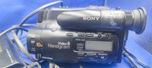 Sony Handycam CCD-TR305E com acessorios (com avaria)
