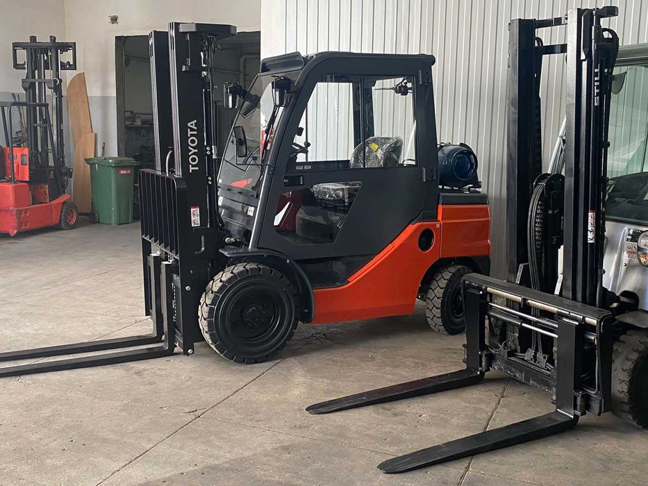 Toyota 32-8FGF30 FSV4700/ Новый/ Газ/Бензновый двигатель