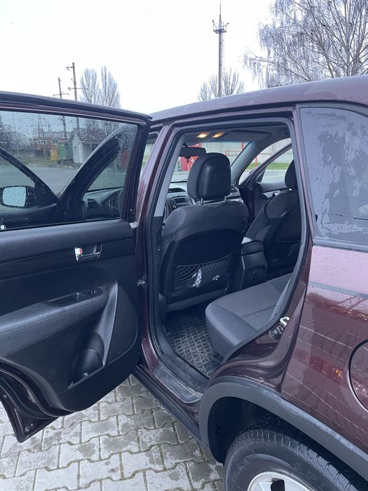 Kia Sorento 2011 рік • Бензин 2.4