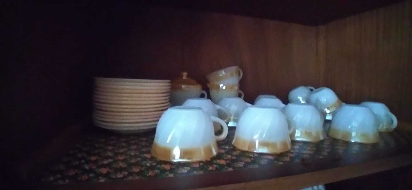 Serviço de chá antigo como novo