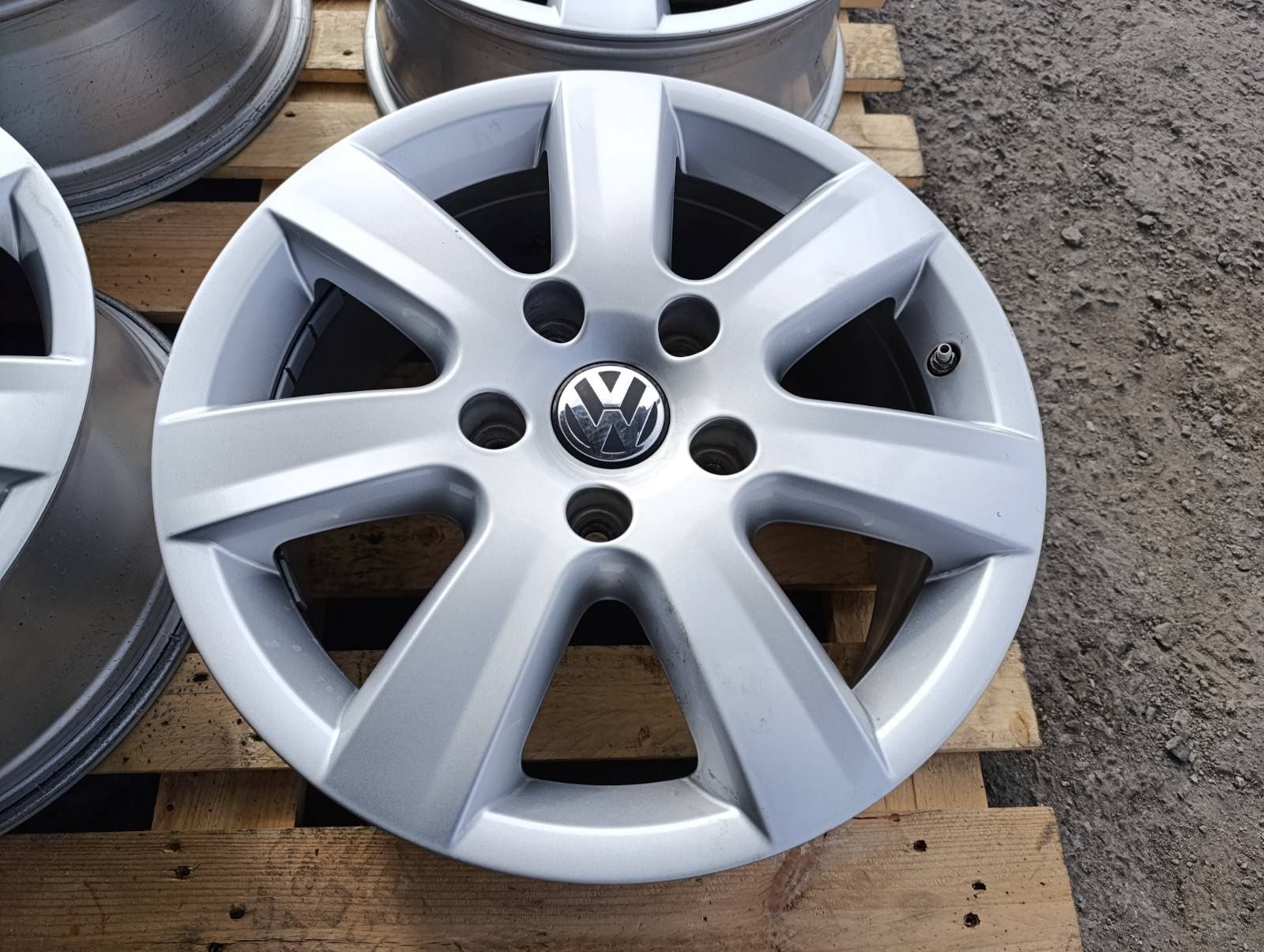 Оригінальні легкосплавні диски Volkswagen Touareg 5*130 R17
